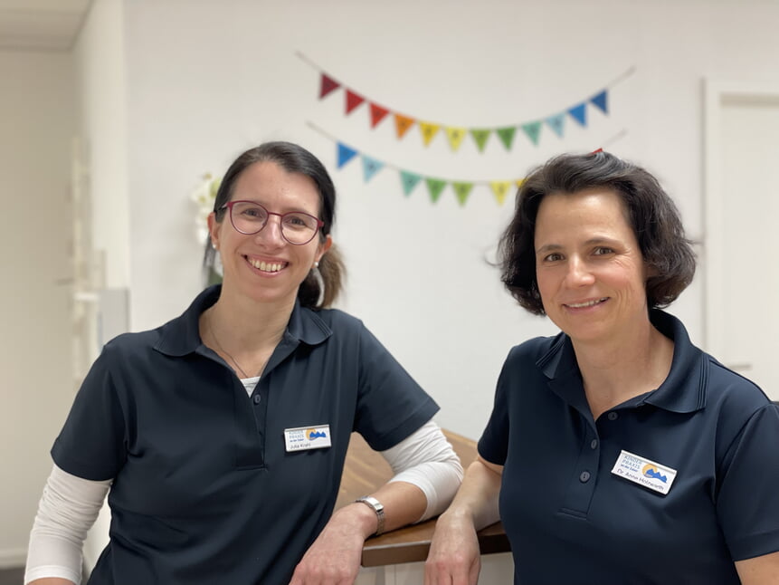 Die Ärztinnen Dr. Julia Krahl und Dr. Anne Holzwarth